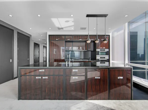 157 West 57th Street image 5 of 27