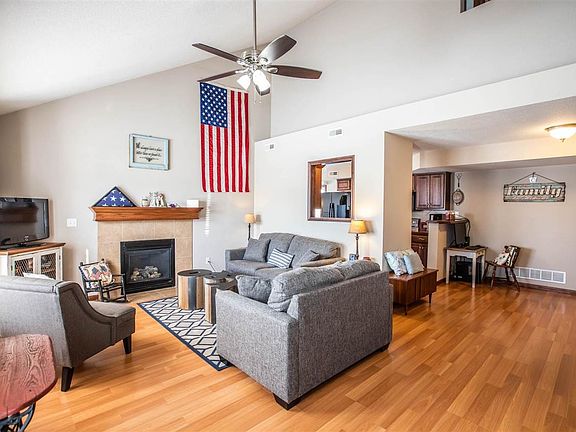 3rd image of 2718 Blaine Ct