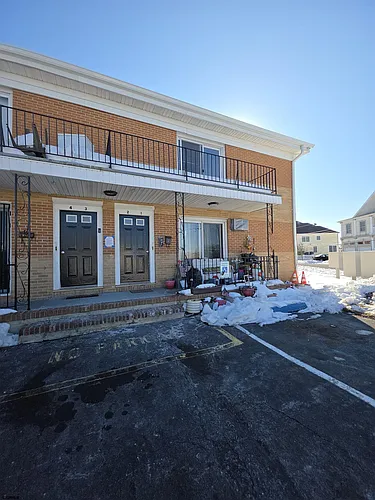 2304 Hamilton Ave Photo 1
