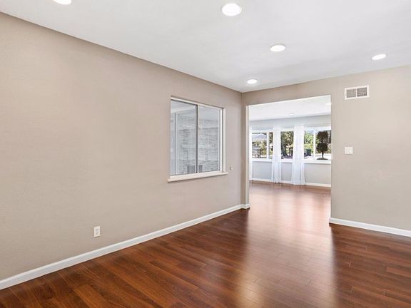 5th image of 8802 La Entrada Ave
