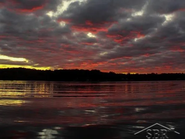 N Lakeview Dr, Sanford, MI 48657