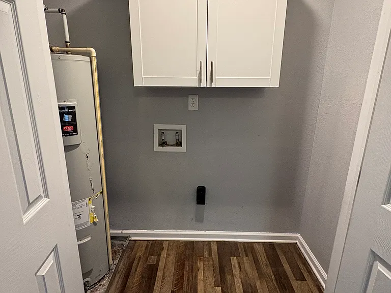 635 Sterling St — Photo 6