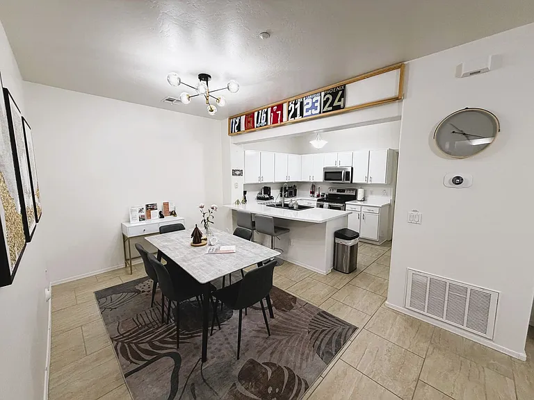 805 S Sycamore St #108 — Photo 1