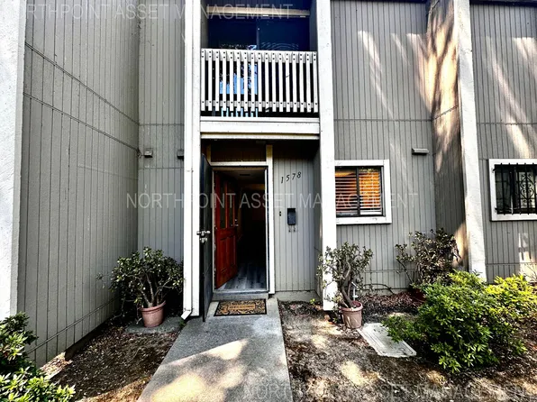 1578 Newborough Dr, Sacramento, CA 95833