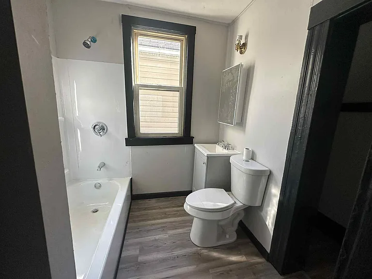 3133 W 84th St — Photo 14