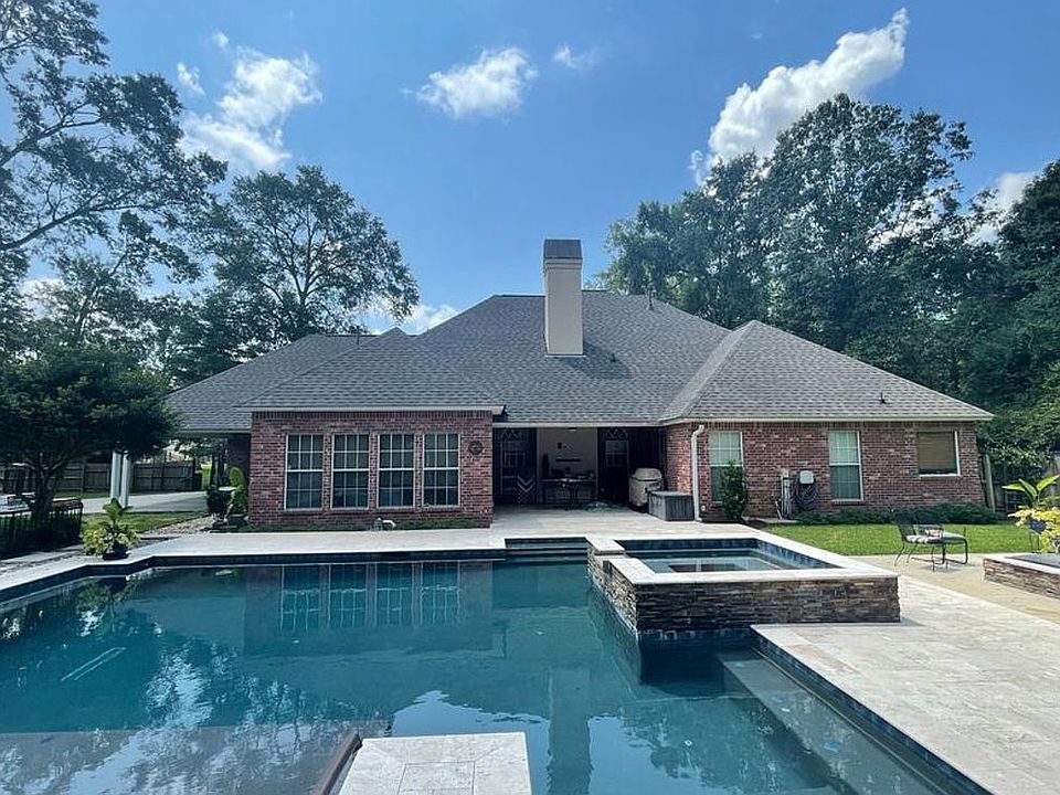 1st image of 43663 Wood Hollow Dr