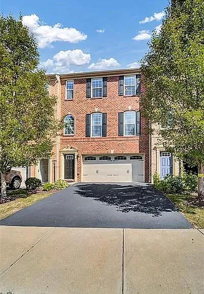 611 Edison Dr — Photo 2