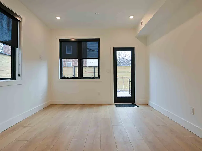 2641 4th St NE #2 — Photo 10