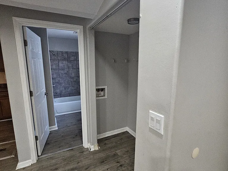 2327 Magazine St — Photo 6