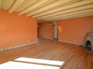 143 Sombrio Dr, Santa Fe, NM 87501