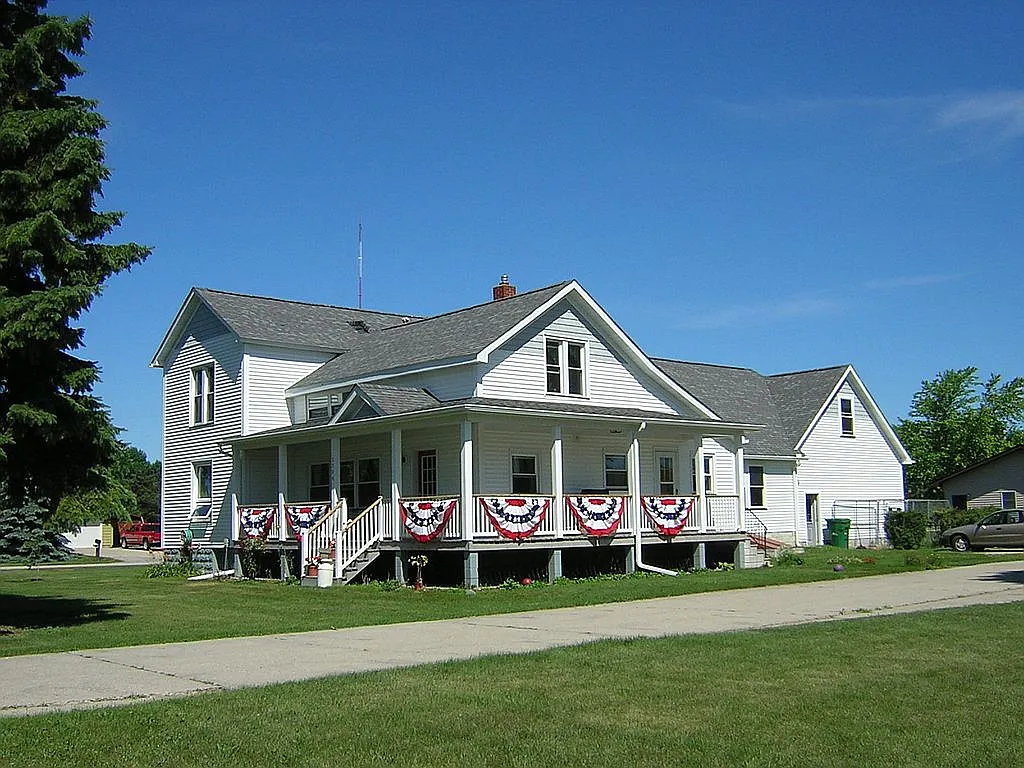 1184 W Hampton Rd photo 1