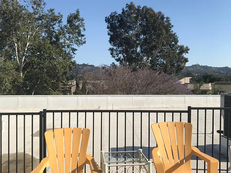 11210 Peach Grove St #204 — Photo 33