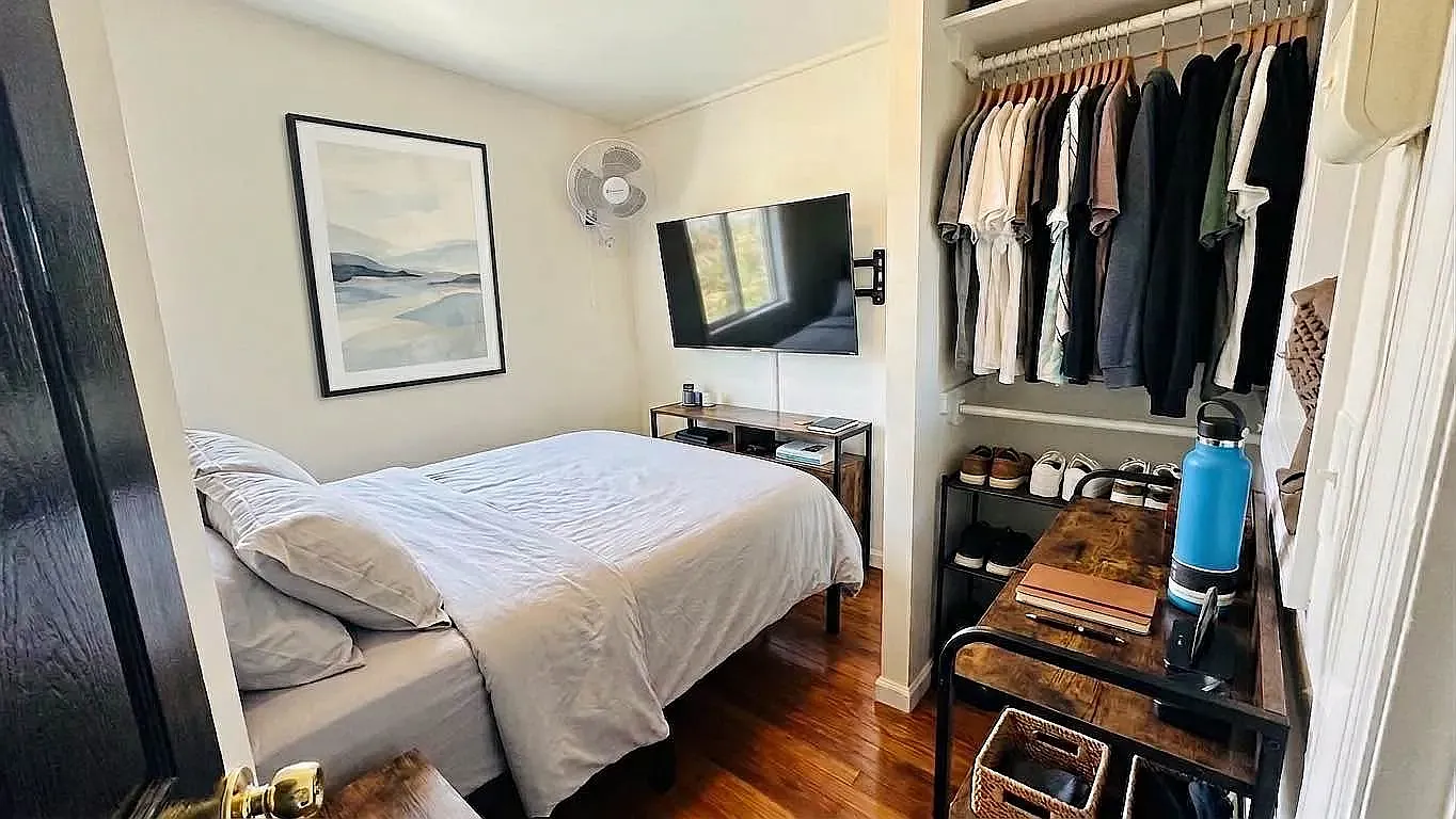 518 East 6th Street — Photo 3