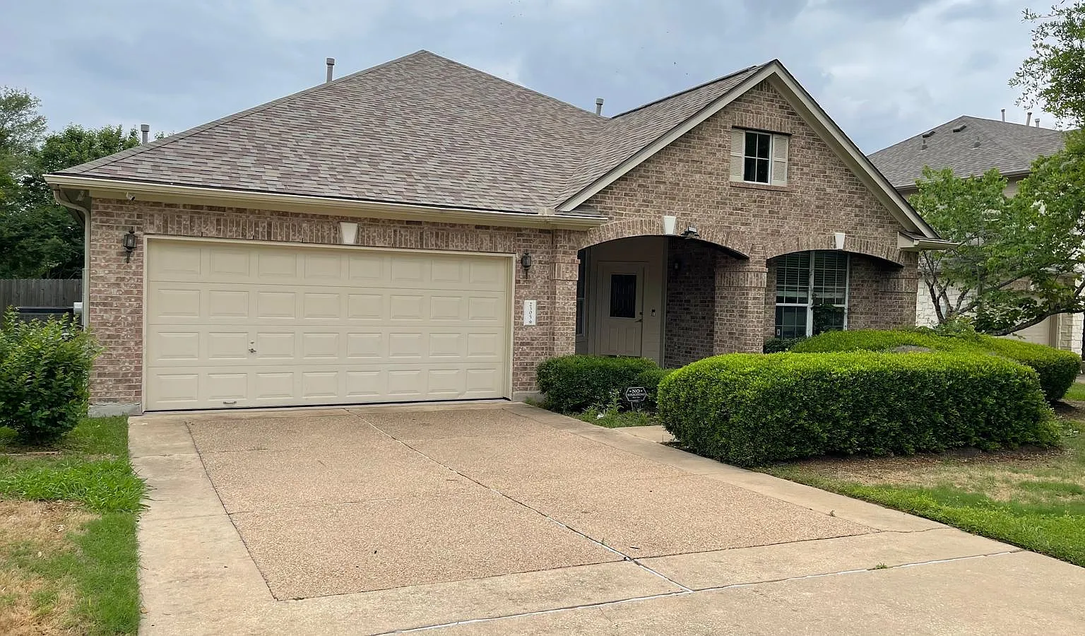 3 bed, 2.0 bath, 2789 sqft, $2,600 — Photo 1