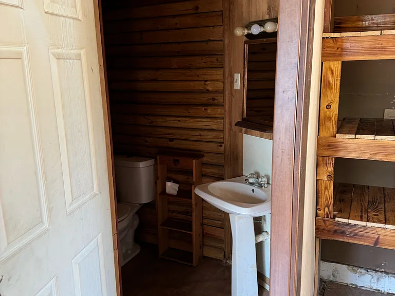 312 W Martin Ave — Photo 14