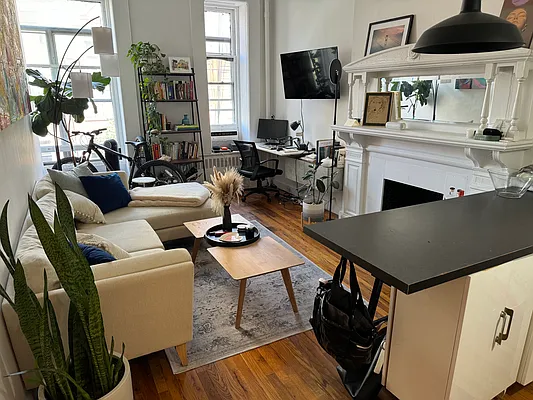 Rented by Joe Gotham LTD | media 12