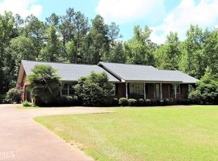 1615 Melody Ln, Elberton, GA 30635