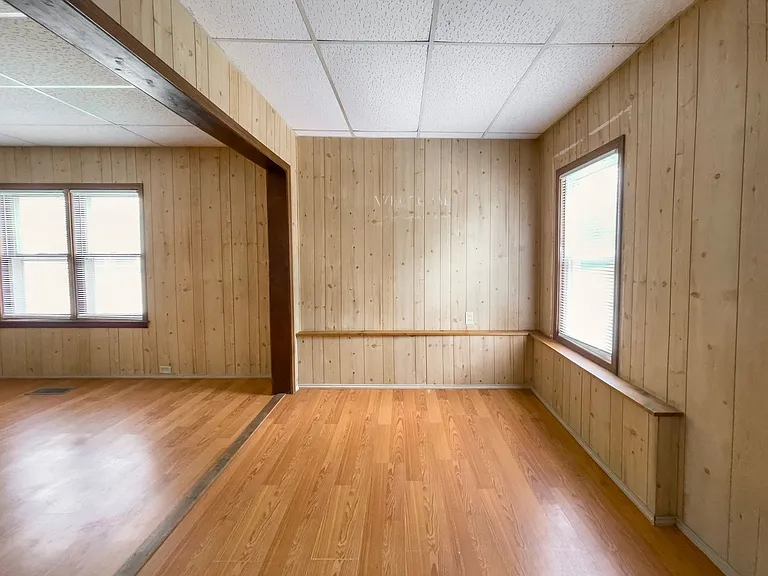 2217 S Jefferson St — Photo 33