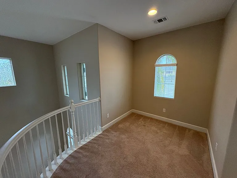 3116 W Buena Vista Ave — Photo 26