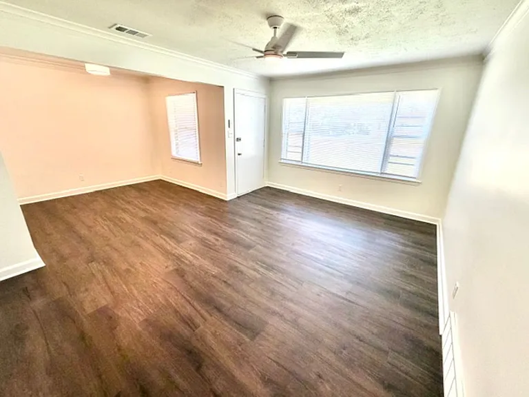 4499 E Dearing Rd — Photo 2