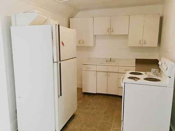 5th image of 811 N Cedar St APT B