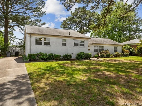11 Shirley Dr, Hampton, VA 23666