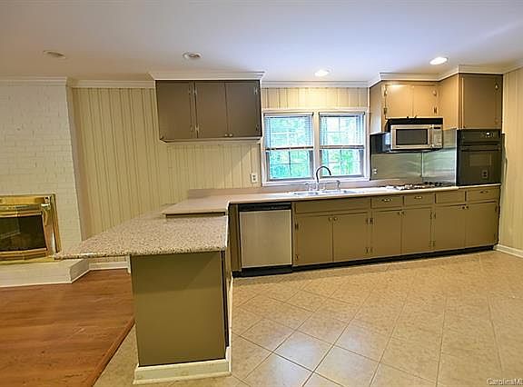 5th image of 14700 Birnamwood Ln