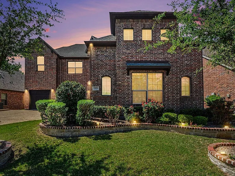 3323 Royal Ridge Dr — Photo 12