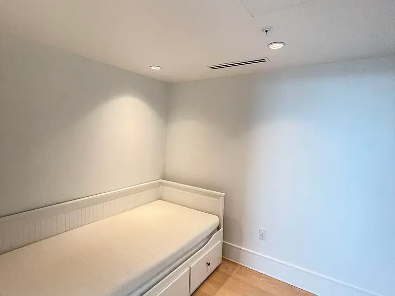 1501 Foster St — Photo 8