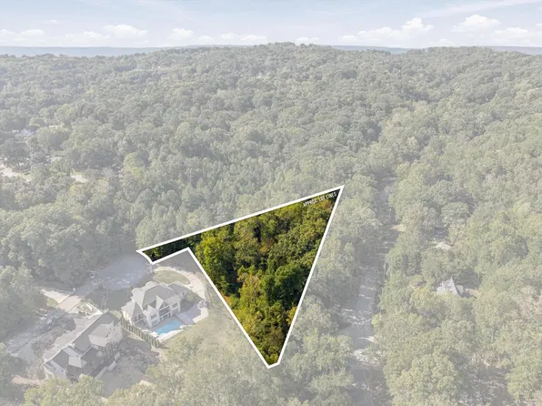 2000 River Bluff Dr, Hixson, TN 37343