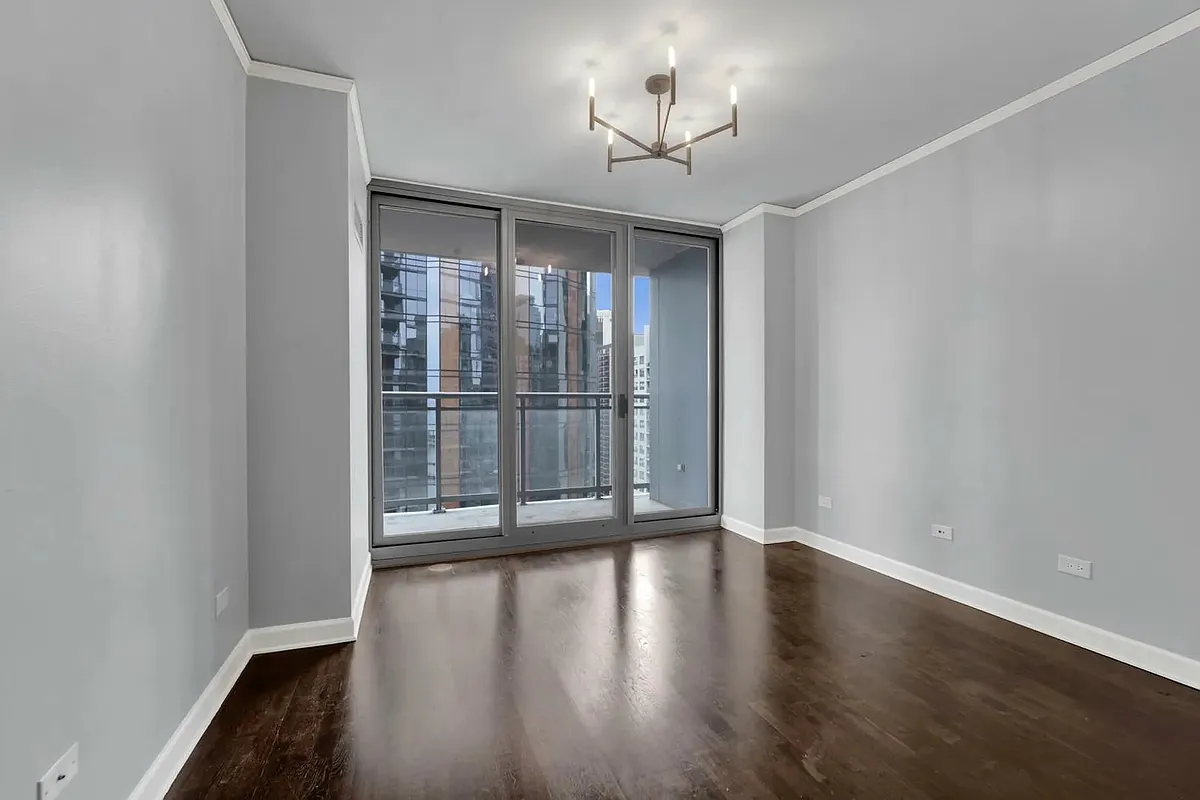 Building Photo - 450 E Waterside Dr