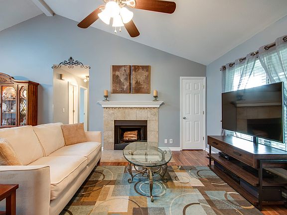 5th image of 3222 Meadowhill Dr
