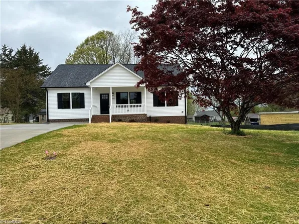 221 Swaim St, Randleman, NC 27317