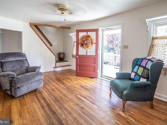 4th image of 103 Queen Ave