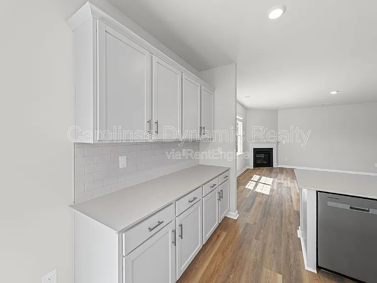 204 Calvin Creek Dr — Photo 14