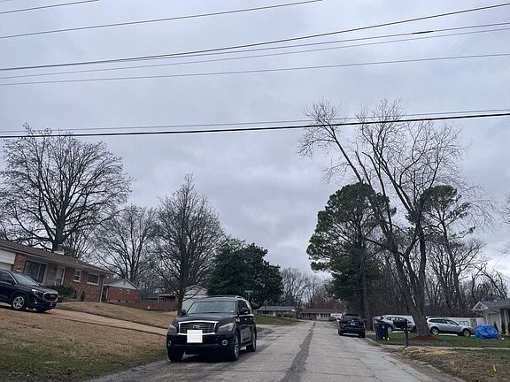 5th image of 10907 Waycroff Dr