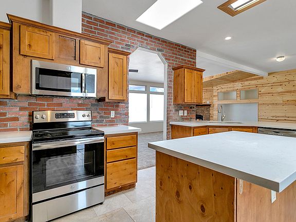 4th image of 38416 W Willetta St
