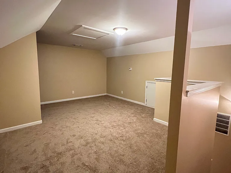 321 Village Dr — Photo 18