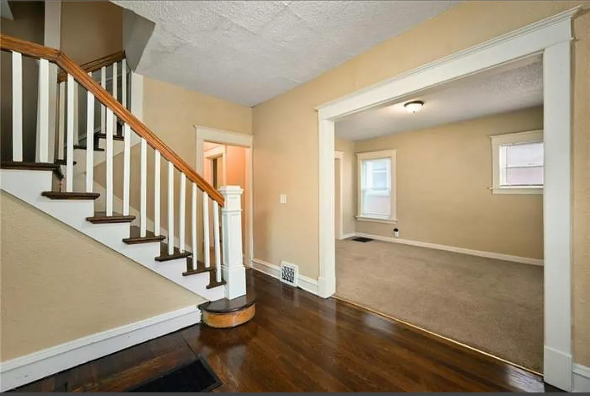 4 bed, 2.5 bath, 1900 sqft, $700 — Photo 3