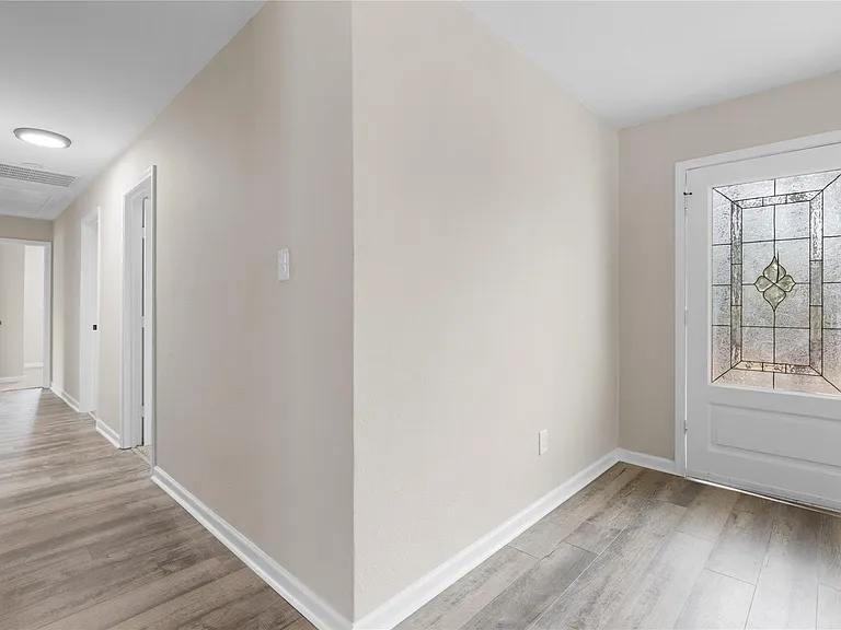 804 Avenue I — Photo 15