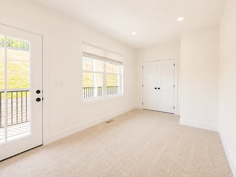 1385 Meridian St — Photo 35