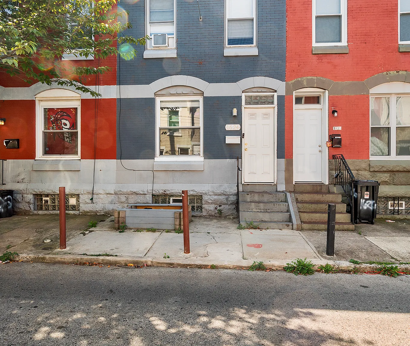 4 bed, 1290 sqft, $1,800 — Photo 1