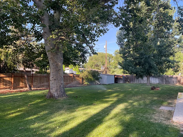 903 W Linden St — Photo 22
