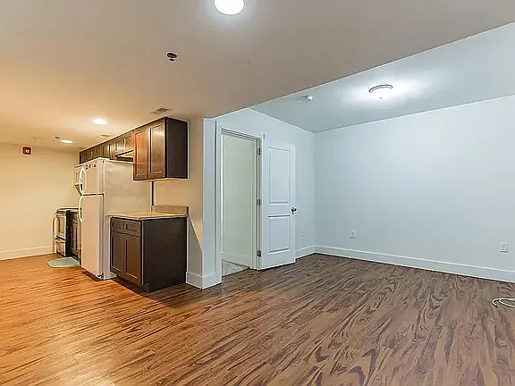 Building Photo - 1623 Willington St #10