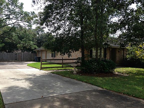 3rd image of 630 N Heather Ln