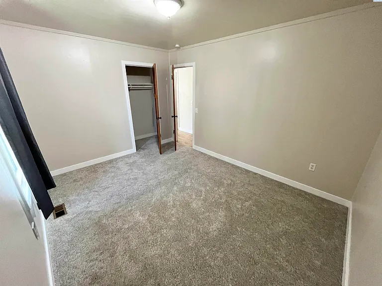222 Casey Ave — Photo 9