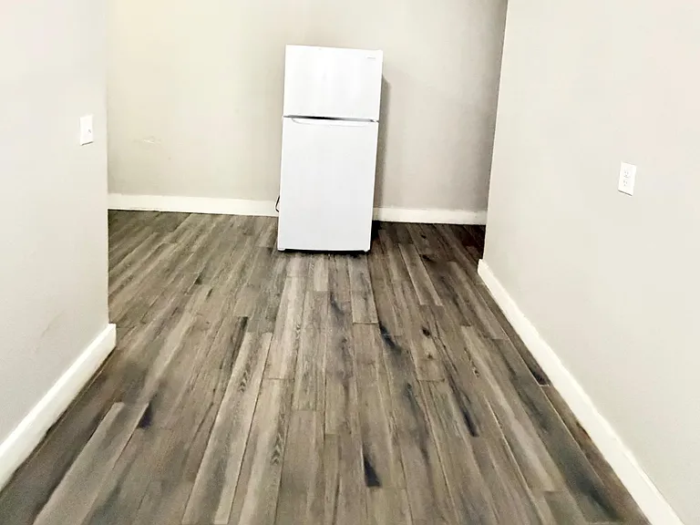 536 Winthrop Ave #1R — Photo 2