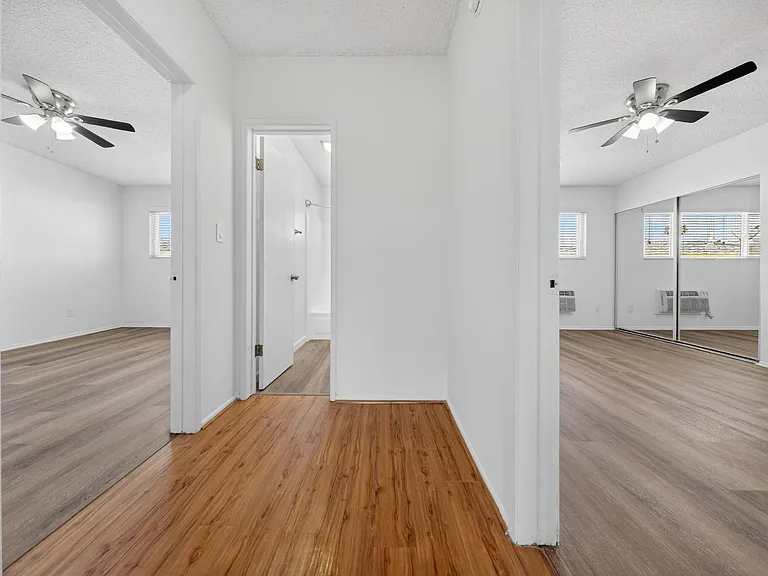 5715 Vineland Ave — Photo 24