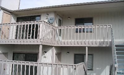 Remodeled Townhome-Close to Everything!