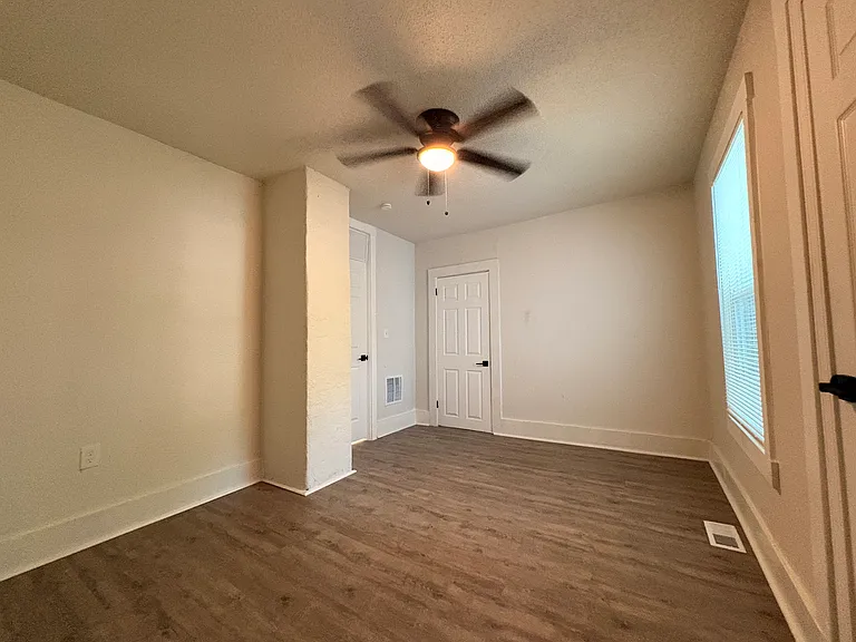 3011 Holmes St — Photo 21